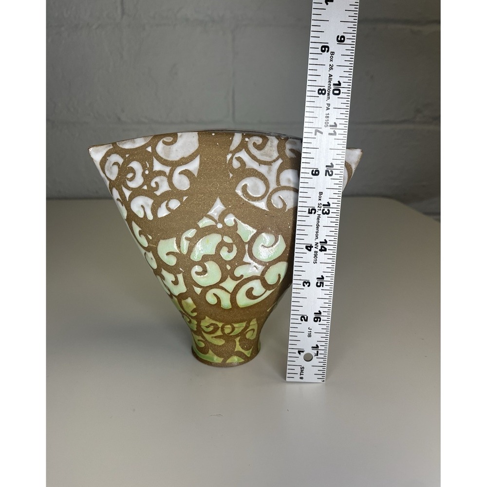 Liz Kinder Pinch Vase Philly Post Modern Abstract Studio Art Pottery Swirl Green - Picture 7 of 8